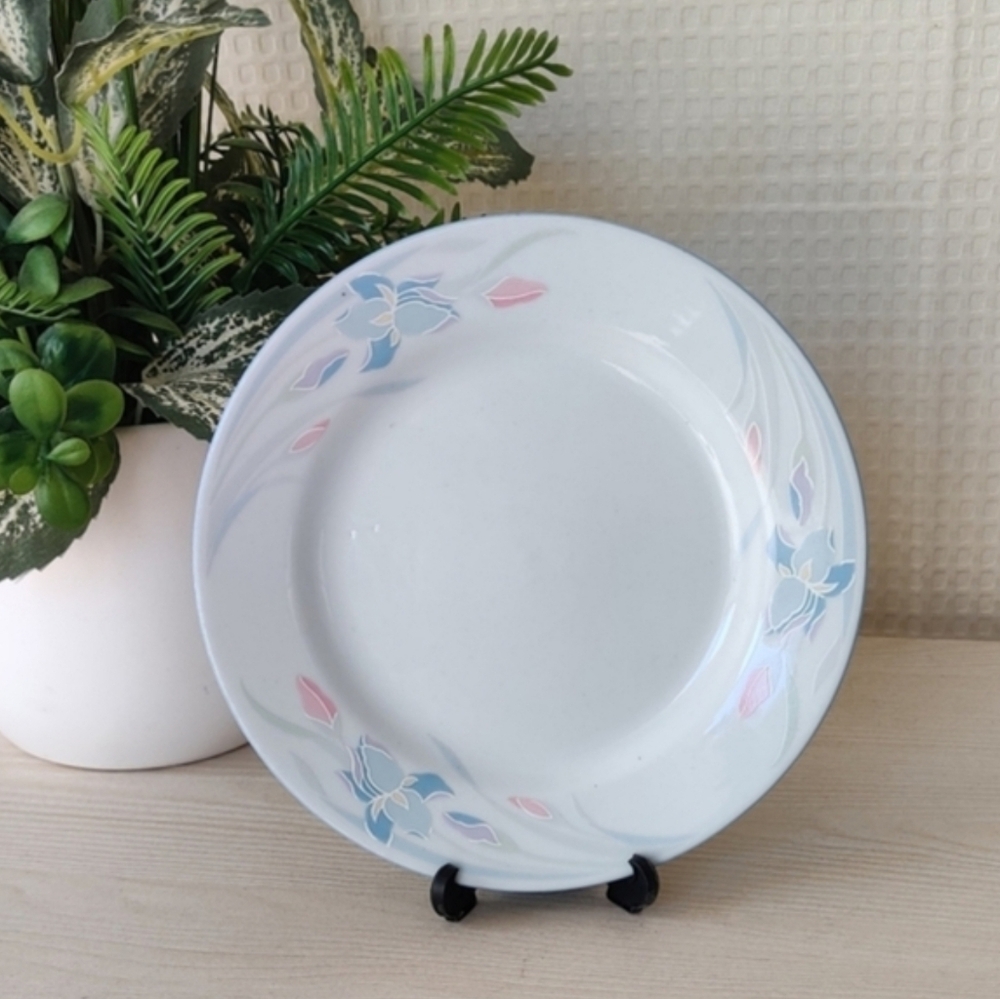 Iris Fresh Flowers by Excel 7" Fine China Desert Plates Set of 5